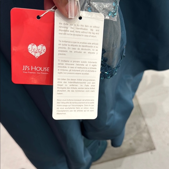 Elegant Teal High-Low Dress with Lace Sleeves - Picture 4 of 11